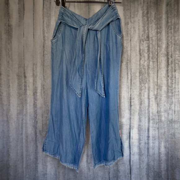 Billy T Pants - Billy T Chambray Soft Wide-Leg Crop Pants with Tie Waist  | Size Medium | Fringe